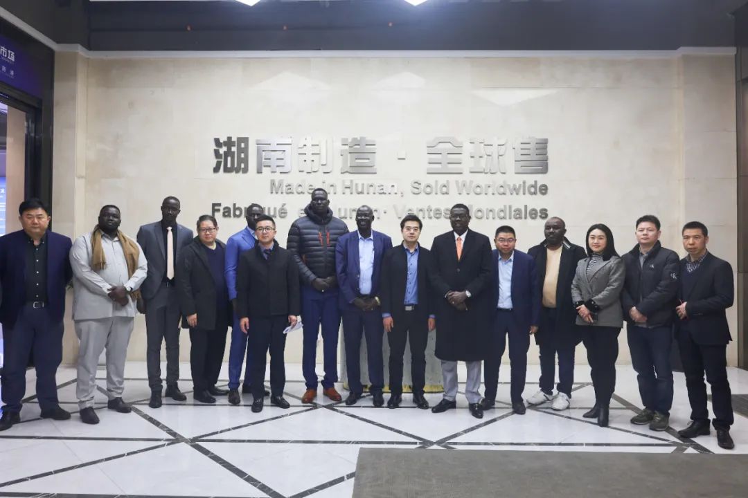 南蘇丹共和國(guó)駐華大使蒙德·塞瑪亞·肯尼思一行來觀盛（财盛）公司訪問考察